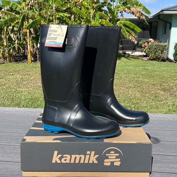 Kamik Shoes - NWT - KAMIK Olivia ladies rain boots size 10